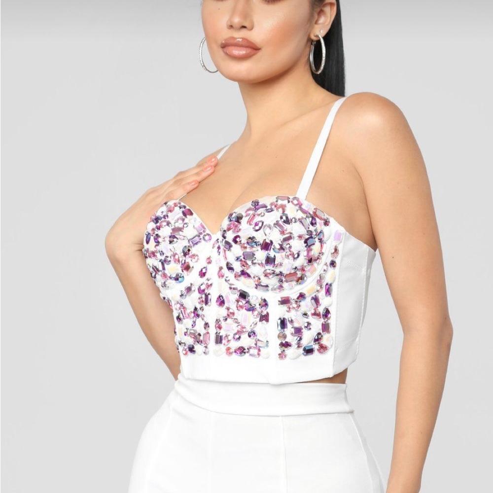 NWOT New Beautiful Gem Bustier, white color, size